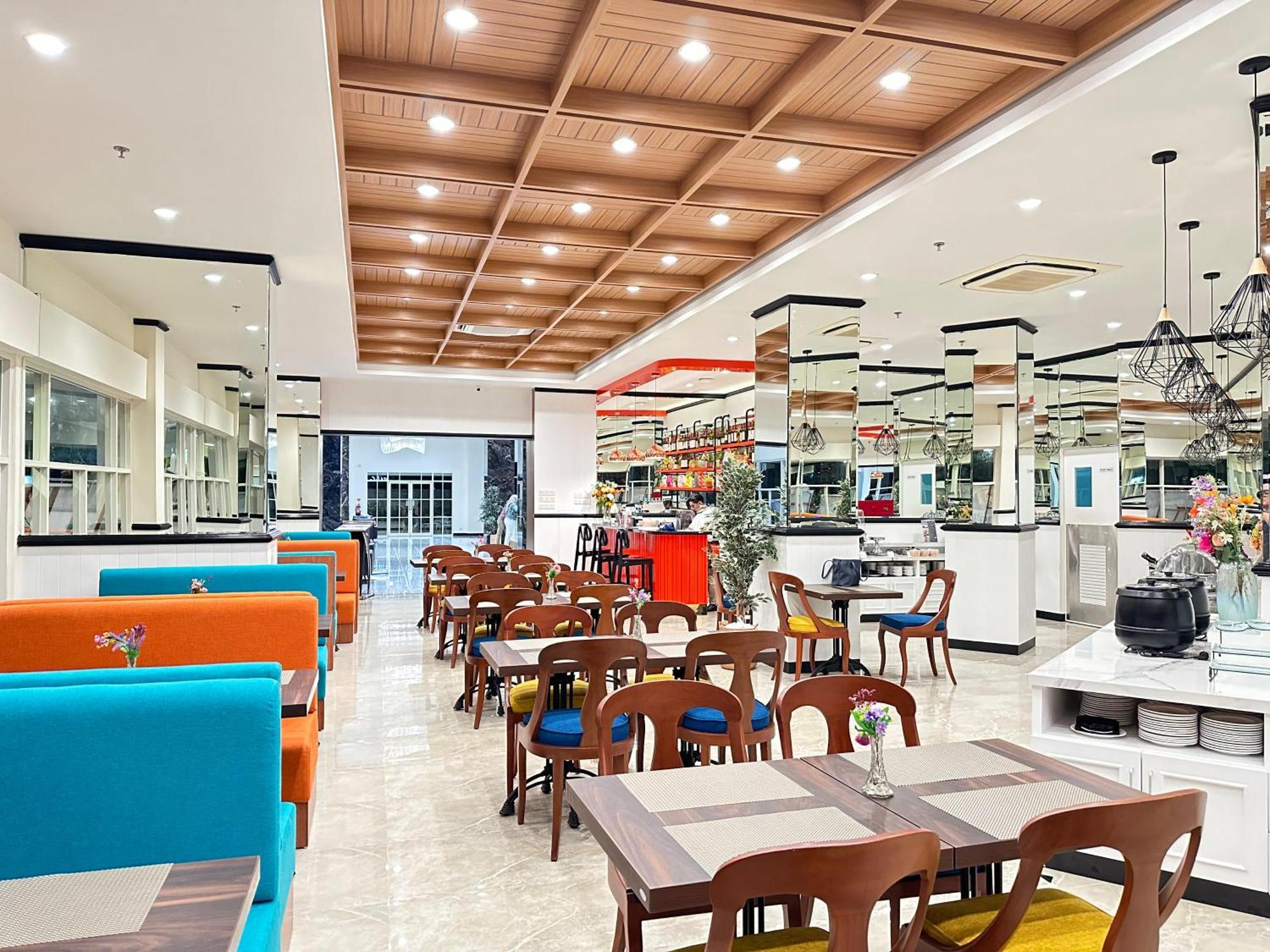D'Primahotel Jemursari Surabaya Esterno foto